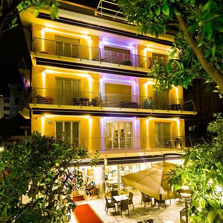 Hotel Villa Delibera วาราซเซ ภายนอก รูปภาพ
