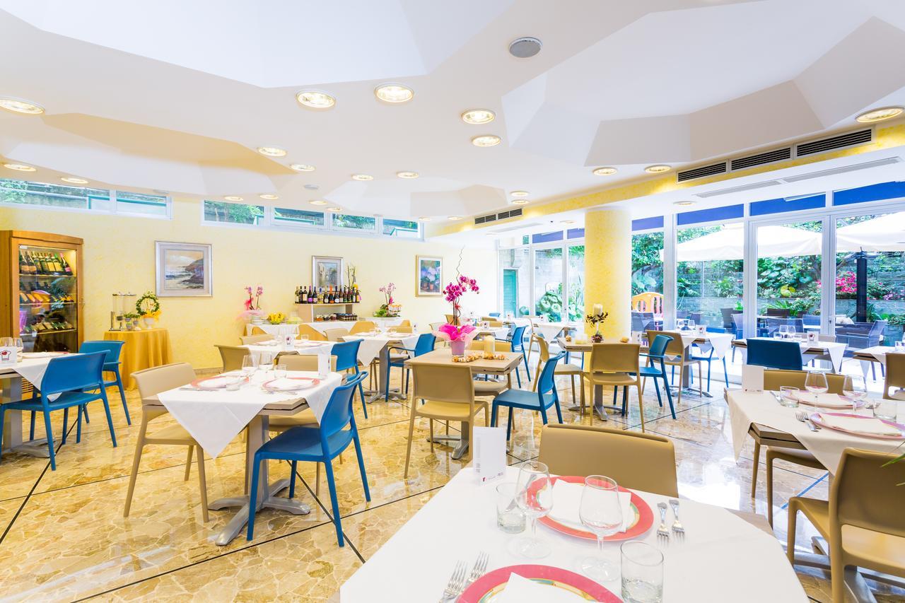 Hotel Villa Delibera วาราซเซ ภายนอก รูปภาพ