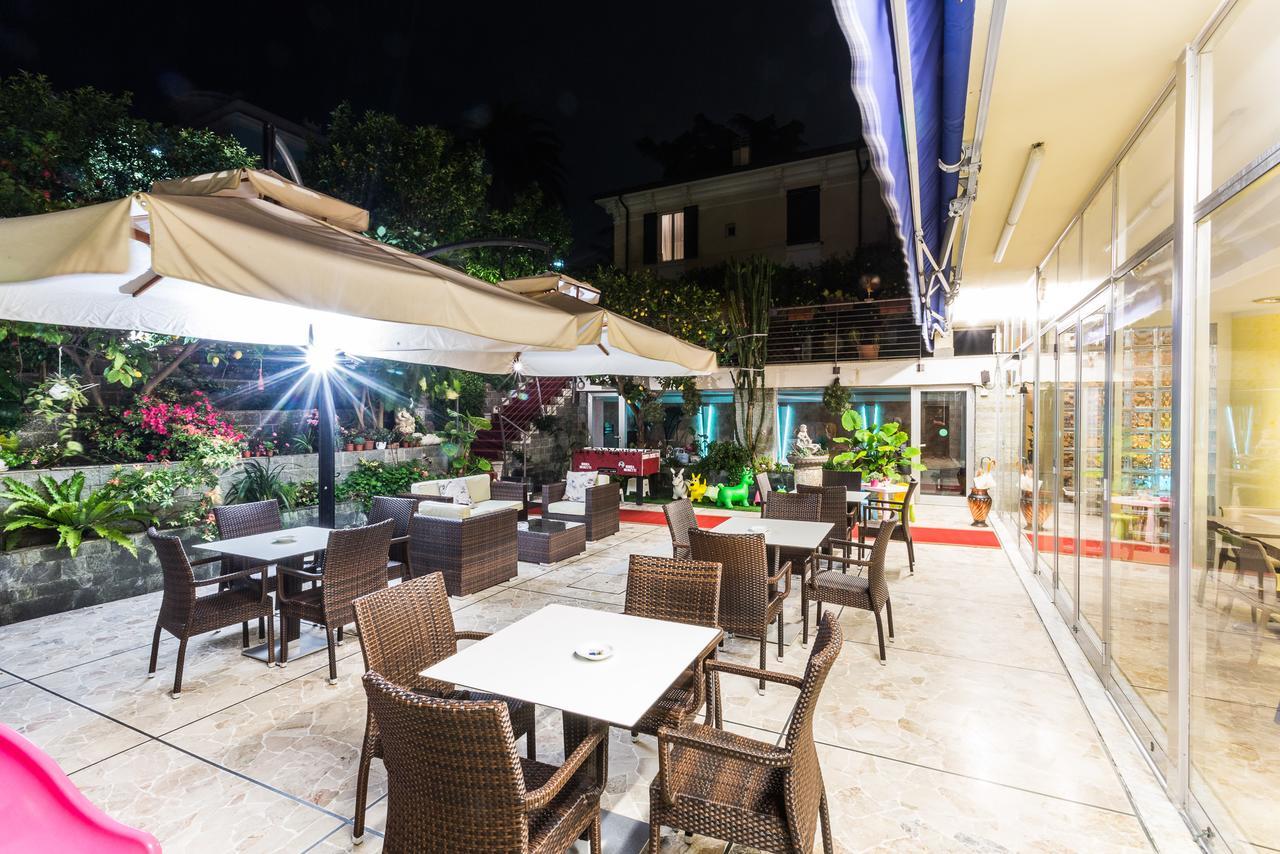 Hotel Villa Delibera วาราซเซ ภายนอก รูปภาพ