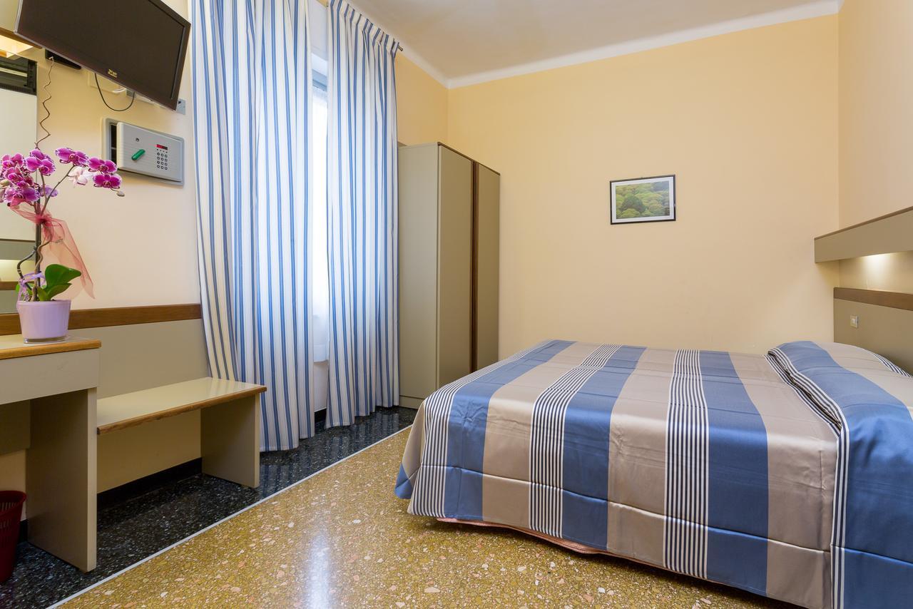Hotel Villa Delibera วาราซเซ ภายนอก รูปภาพ