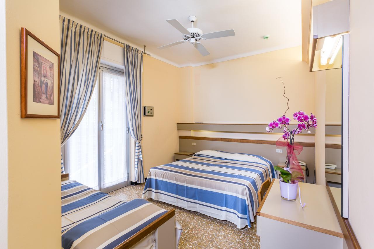 Hotel Villa Delibera วาราซเซ ห้อง รูปภาพ