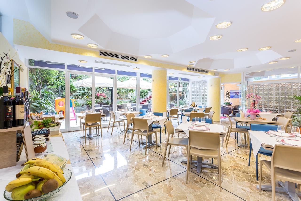 Hotel Villa Delibera วาราซเซ ภายนอก รูปภาพ