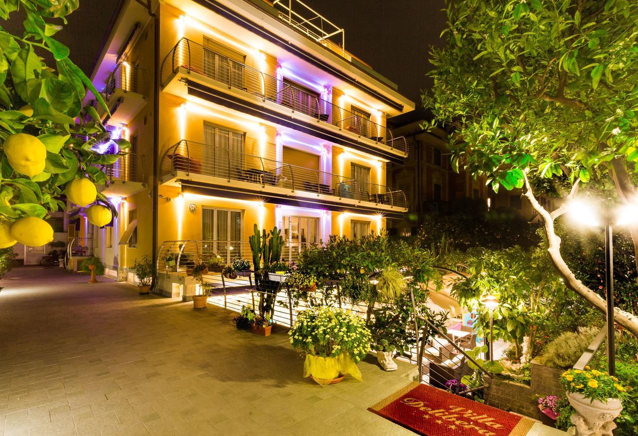 Hotel Villa Delibera วาราซเซ ภายนอก รูปภาพ