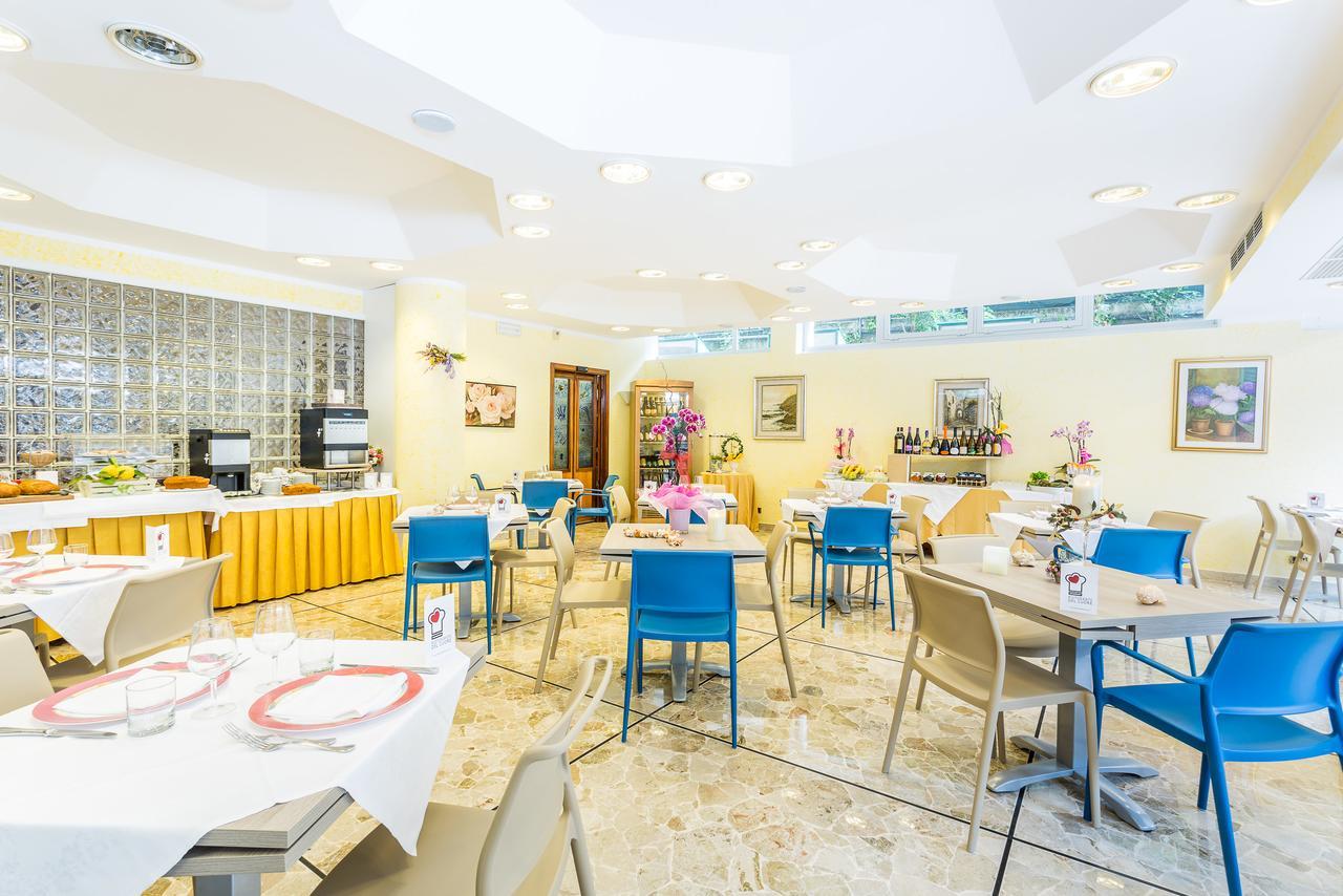 Hotel Villa Delibera วาราซเซ ภายนอก รูปภาพ