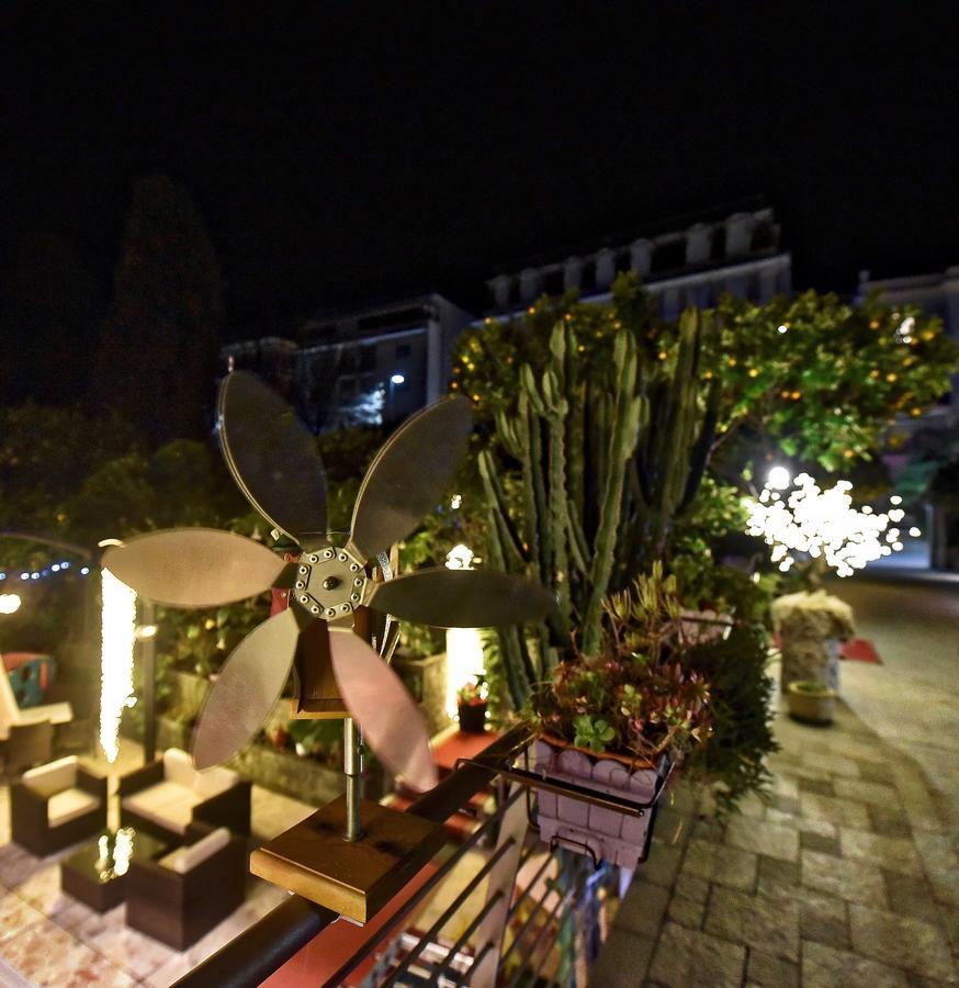 Hotel Villa Delibera วาราซเซ ภายนอก รูปภาพ