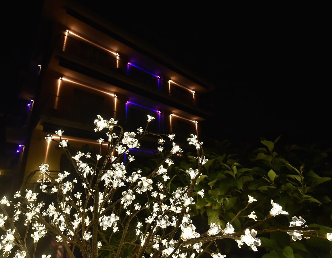 Hotel Villa Delibera วาราซเซ ภายนอก รูปภาพ